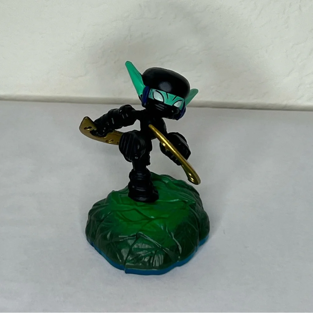 Stealth Elf Skylander for Skylanders Trap Team Giants Spyro’s Adventure.